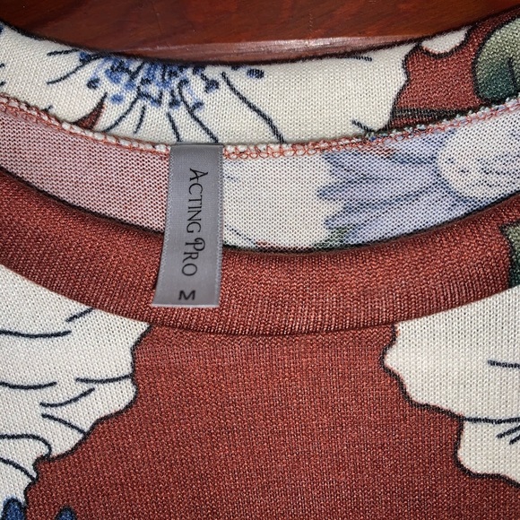 Medium Dress - Picture 3 of 5